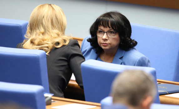 Министър Петкова пред Съвета за съвместно управление: Пари в държавата няма