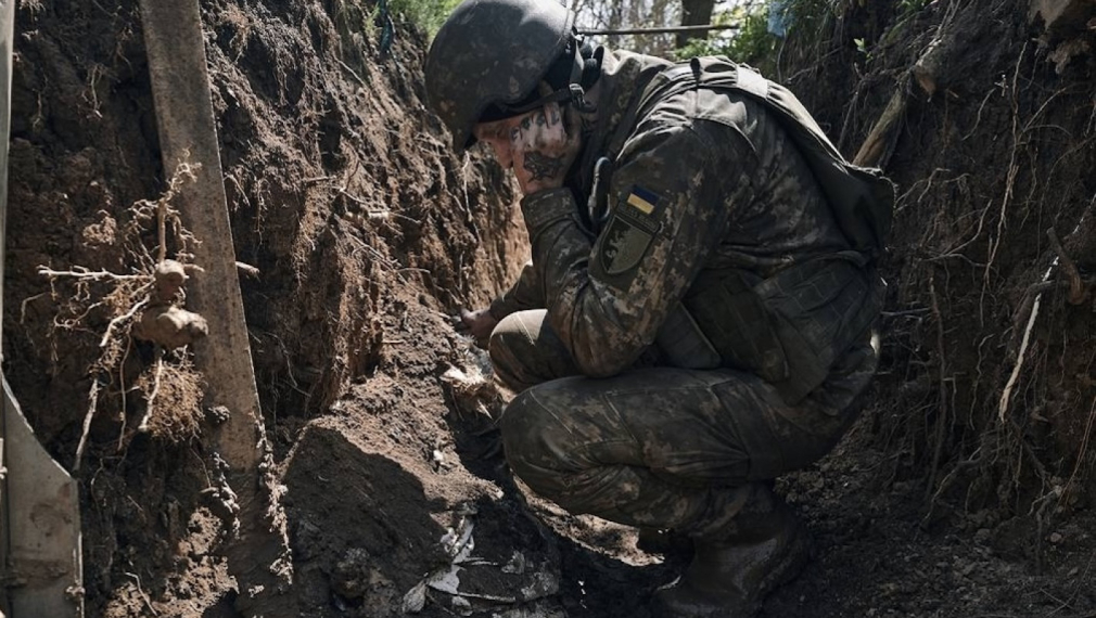 Има опасност от обкръжение на украински части в Донбас, заяви говорител на ВСУ