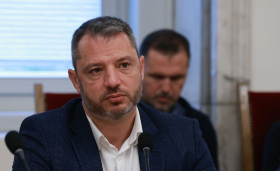 Делян Добрев: Отправната точка на дефицита е 9%, а не 3%. Положението е отчайващо