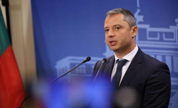 Добрев: 18-милиардната дупка в бюджета ни е 9%, а не 3%. Гърция фалира при такава инфлация