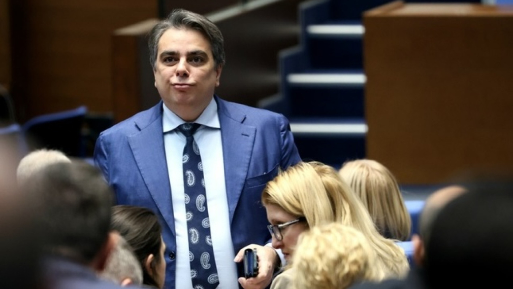 МФ: Асен Василев допуска неточност при боравенето с данните за приходите по бюджета