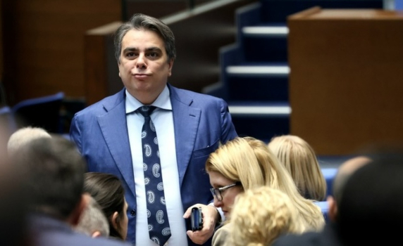 МФ: Асен Василев допуска неточност при боравенето с данните за приходите по бюджета