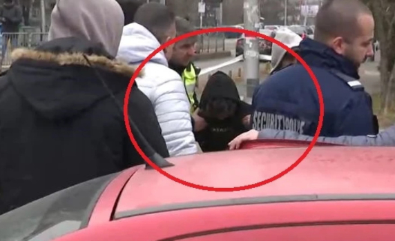 Жена намушка с нож няколко души на бул. "Витоша"  в София