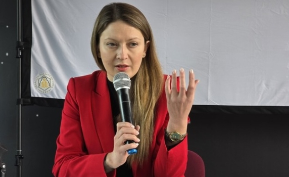 Цветелина Пенкова: Подкрепа за пчеларството ще се гарантира с политическа воля и конкретни мерки