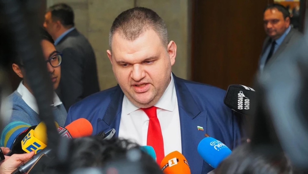 Пеевски: Джевдет Чакъров и синът му имат 500 млн. евро. Дали някой от тях е извадил една стотинка от джоба си, за да помогне на хората?
