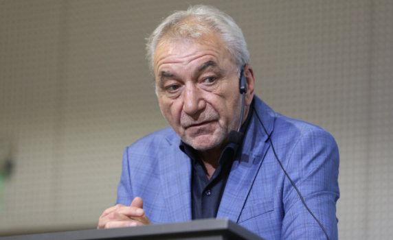 Росен Карадимов: ПП-ДБ пиха мазно турско кафе и осакатиха Конституцията. Атакуват ме с абсурдни аргументи