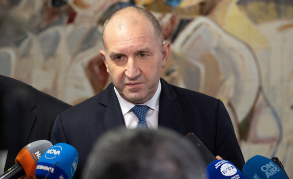 Радев: Войната в Украйна влече Европа към дъното. Няма 800 млрд. за превъоръжаване, ще се теглят заеми. Празна е надеждата за налагане на мир чрез сила