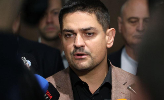 Радостин Василев предупреди Борисов, че ''къщата му ще гори като на Цар Киро''