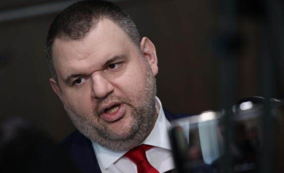 Пеевски призова спортния министър да уволни ръководството на тотото заради гаф в тиража на играта "5 от 35"