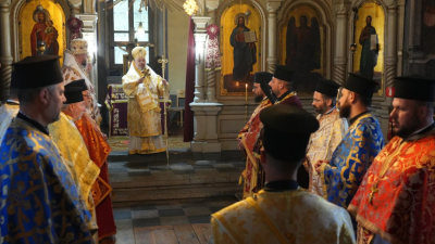 На Томина неделя митрополит Киприан служи в родния си град Казанлък