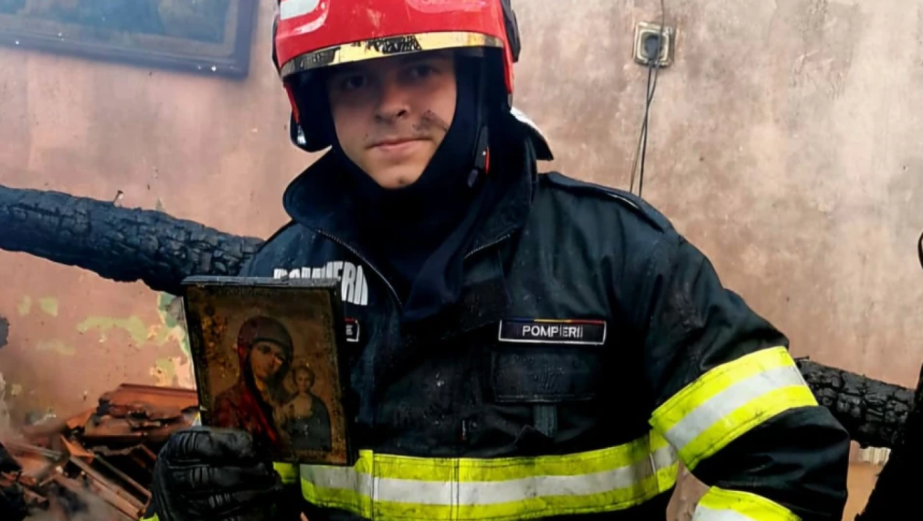 Икона остана недокосната от пламъците в огромен пожар, който унищожи три къщи в Брашов