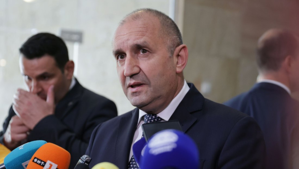 Радев: Правителството "да развърже кесията" за поддръжката на F-16