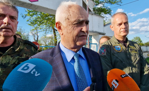 Атанас Запрянов: Проблемът с F-16 е хардуерен, а не софтуерен, Радев го превърна в политически
