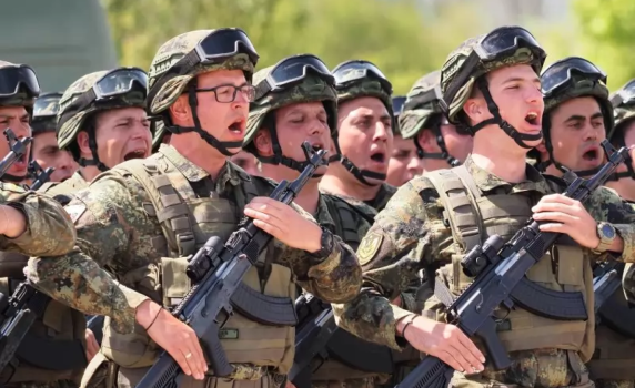 Парадът на 6 май ще е само с военни, без техника