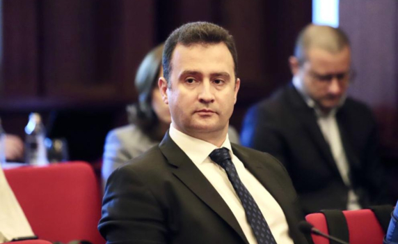 Министър Жечо Станков: От 1 юли по нов начин ще се определя цената на тока за бита