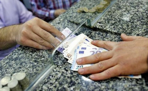 25% от депозитите на българите вече са в евро