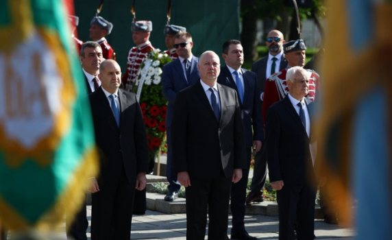 Водосвет на бойните знамена и знамената светини се състоя в Деня на храбростта