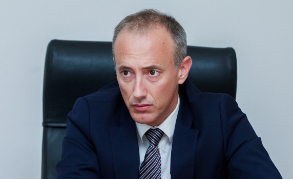 Министър Вълчев: С риск да разочаровам русофобите - няма да забраняваме изучаването на руски език, нито да изхвърляме Ломоносов, Менделеевата таблица, Пушкин и Чайковски