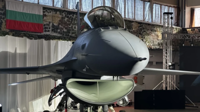 ЕК: Твърденията за саботаж или чужда намеса при българския F-16 трябва да бъдат взети сериозно