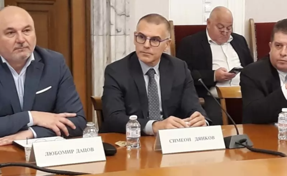 Фискалният съвет разкритикува увеличените разходи за отбрана