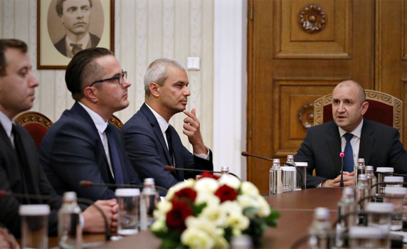 Радев към „Възраждане” през 2022 г.: Референдум за въвеждането на еврото е невъзможен