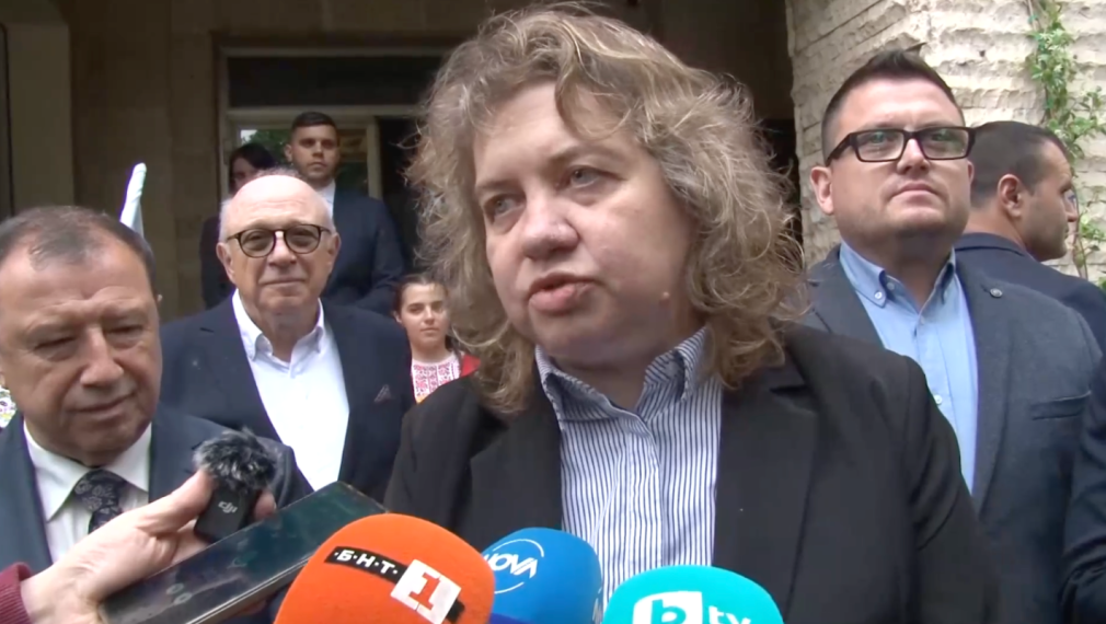 Киселова за референдума на Радев: Така, както беше представен въпросът, е спорен