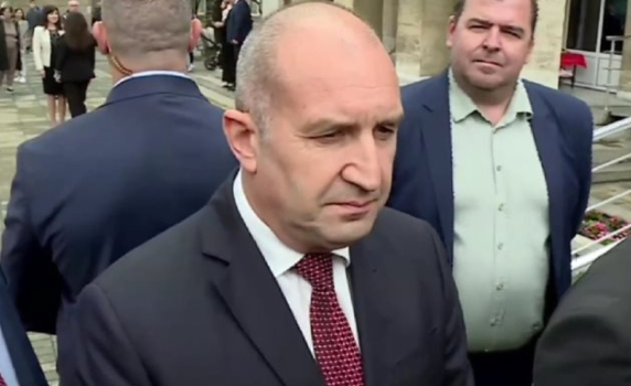 Радев: Предлагам референдум, не партия. Внасям искането за допитване в понеделник