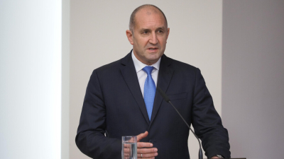 Радев внесе предложението за референдум: "Съгласни ли сте България да въведе единната европейска валута „евро“ през 2026 г.?"