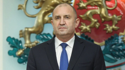 Радев внесе предложението за референдум: "Съгласни ли сте България да въведе единната европейска валута „евро“ през 2026 г.?"
