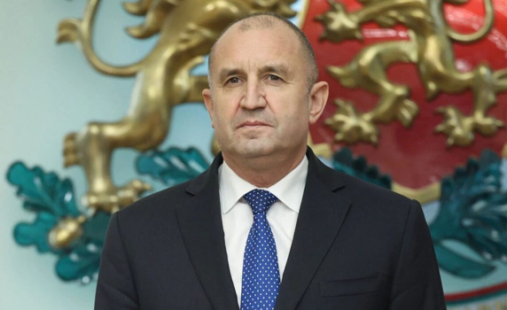 Радев внесе предложението за референдум: "Съгласни ли сте България да въведе единната европейска валута „евро“ през 2026 г.?"
