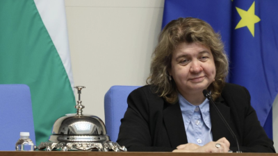 Киселова върна като недопустимо предложението за референдум за еврото на президента