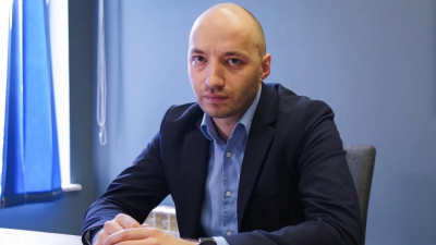 Димитър Ганев: От години 55-60% българите са скептични към еврото. Радев работи за партиен проект