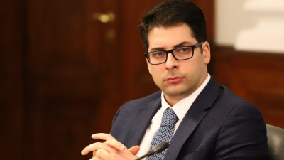 Аргументите срещу еврото - ваксиниран депутат от "Възраждане" обяснява колко са страшни ваксините