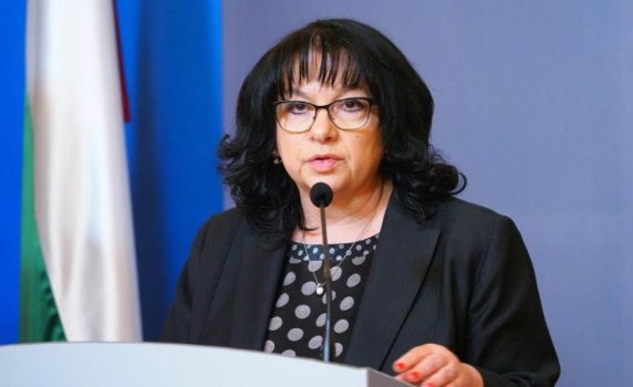 Петкова: Ако Терзиев иска, може да вдигне заплатите на работещите в градския транспорт