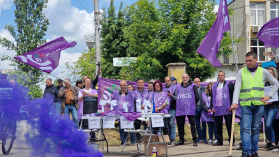 Блокадата на градския транспорт в София е удължена неясно до кога