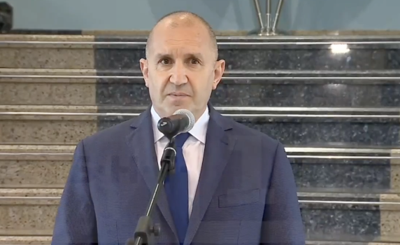 Радев ще сезира КС за отказа на парламента да разгледа предложението за референдум за дата на еврото
