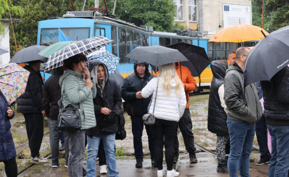 Протестът в София прераства в безсрочна транспортна стачка