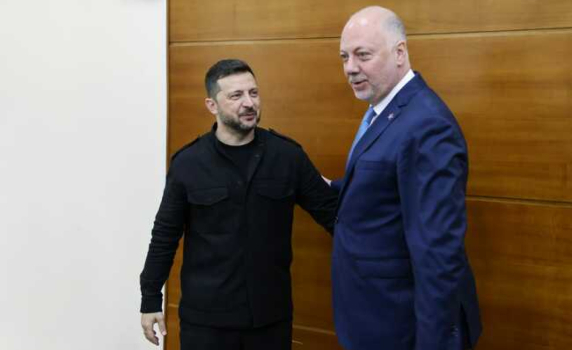 Зеленски е разговарял с Росен Желязков за сътрудничеството и разминирането на Украйна