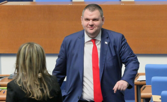 Пеевски: Пълна некадърност на пудела в София! Избори няма да има, кабинетът и парламентът ще работят