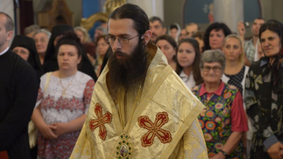 Митрополит Арсений: Нестинарството е езическа практика, християнските икони нямат място там