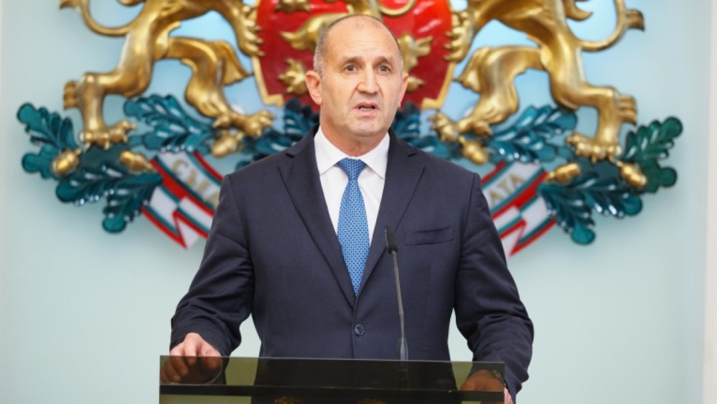 "Тренд": 59% подкрепят инициативата на Радев за референдум. 38% са против въвеждането на еврото