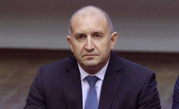 Румен Радев сезира КС за отказа на Киселова да внесе в НС референдума за еврото
