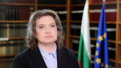 Киселова: КС е длъжен да образува дело по искането на президента