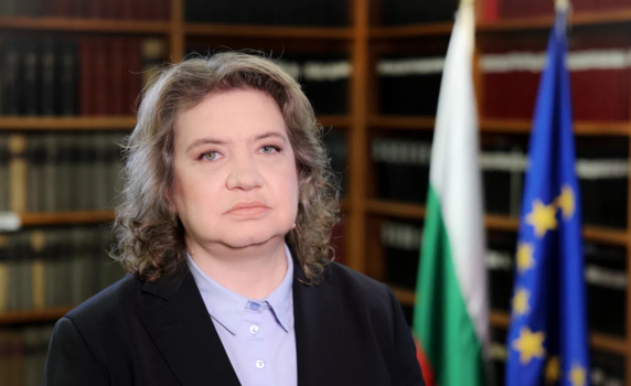 Киселова: КС е длъжен да образува дело по искането на президента