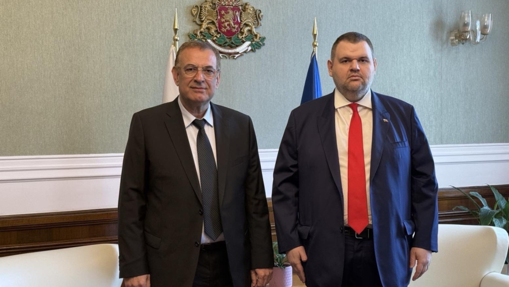 ДПС на Пеевски се обедини с ДПС на Доган. Джевдет Чакъров подаде оставка като председател