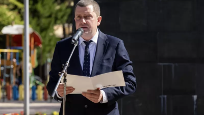 При пълни язовири Перник е трети ден без вода