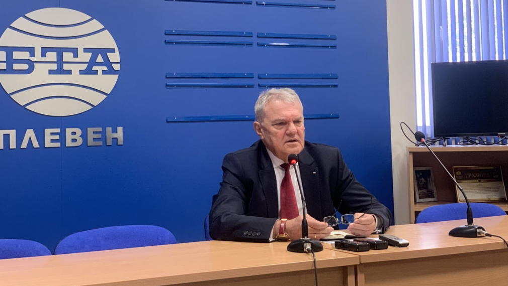 Румен Петков: Референдум за еврото сега е грешка, агресията срещу журналисти – неприемлива