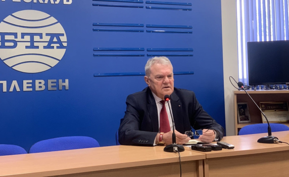 Румен Петков: Референдум за еврото сега е грешка, агресията срещу журналисти – неприемлива