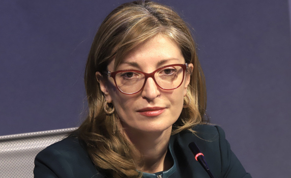 Захариева: Има случай след приемането на еврото доходите да скочат със 108%