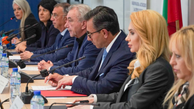 КЗП, КЗК и НАП подписаха споразумение за борба срещу спекулата след въвеждане на еврото